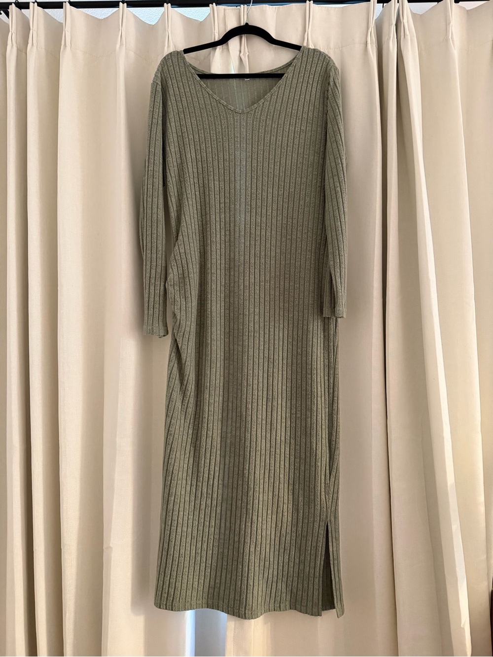 Ribbed V-Neck Long Sleeve Maternity Dress in Green